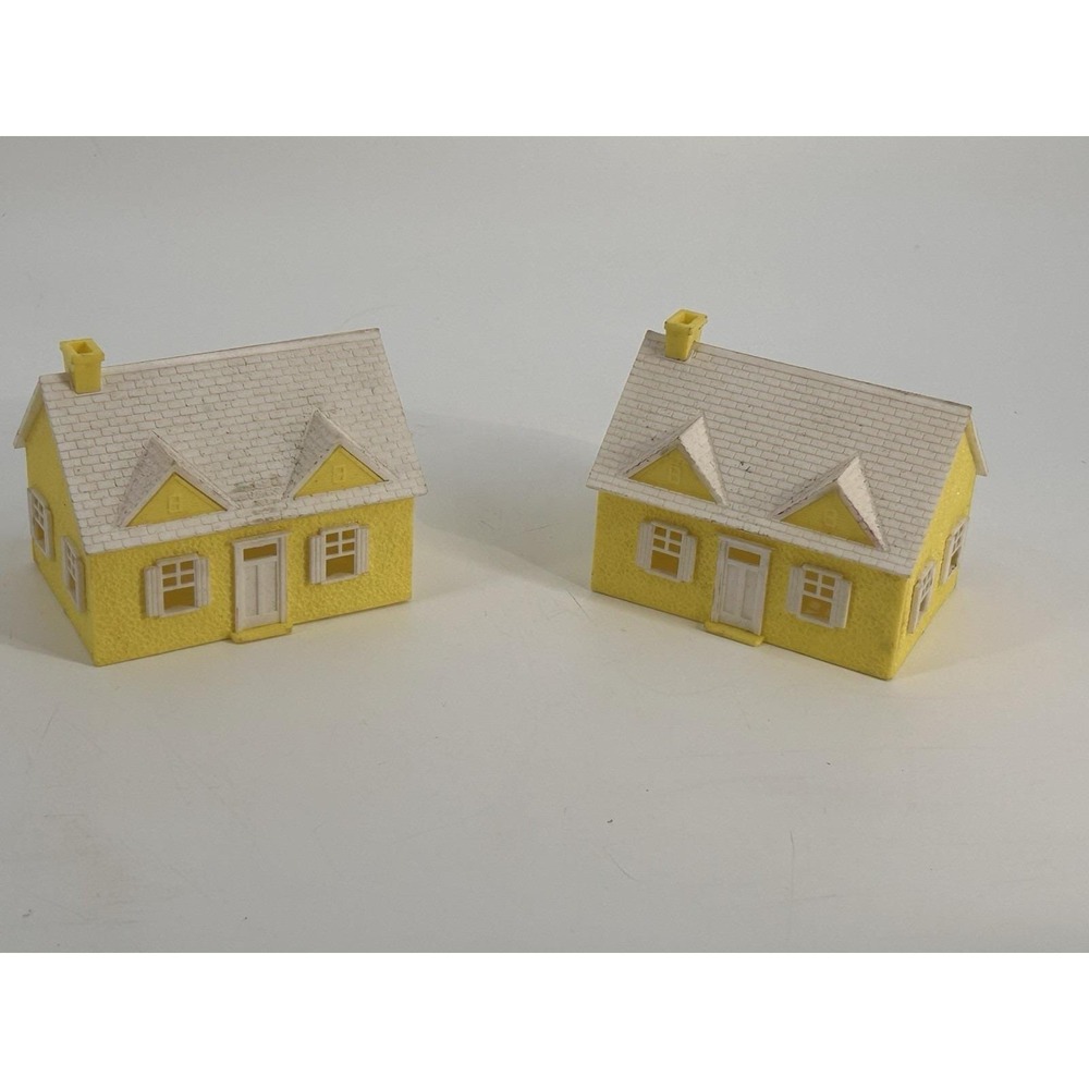 Vintage Plasticville‎ HO Scale Cape Cod Yellow House Lot Of 2